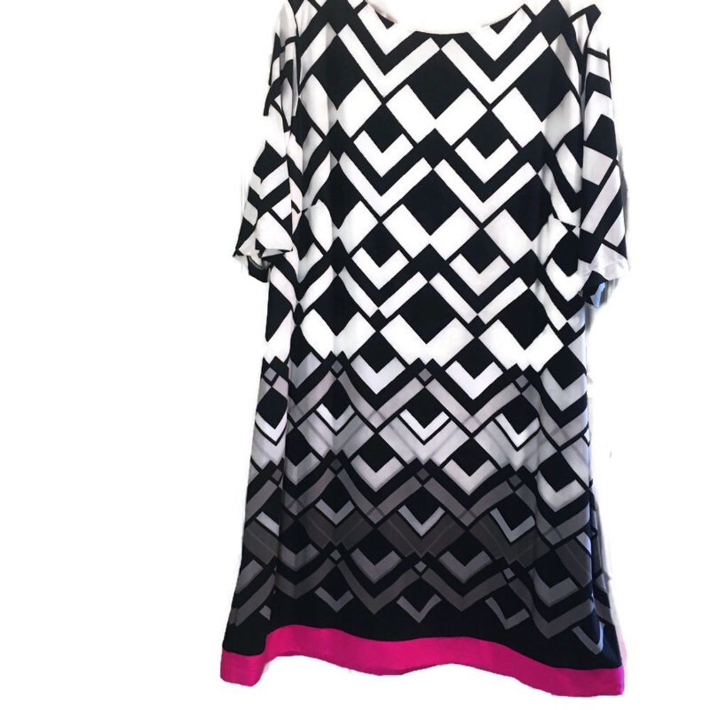Eliza J geometric print shift dress